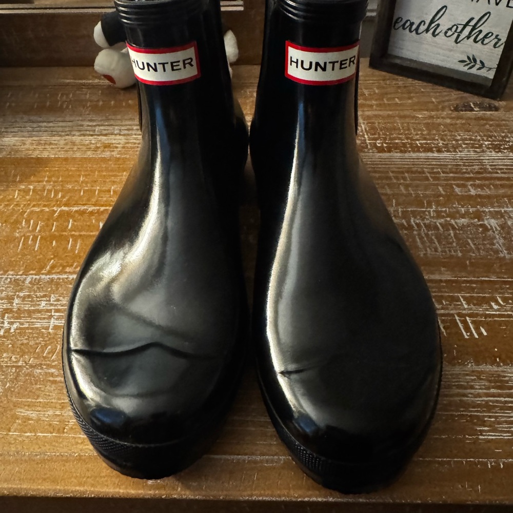 Hunter Women’s Glossy Black Rain Boots